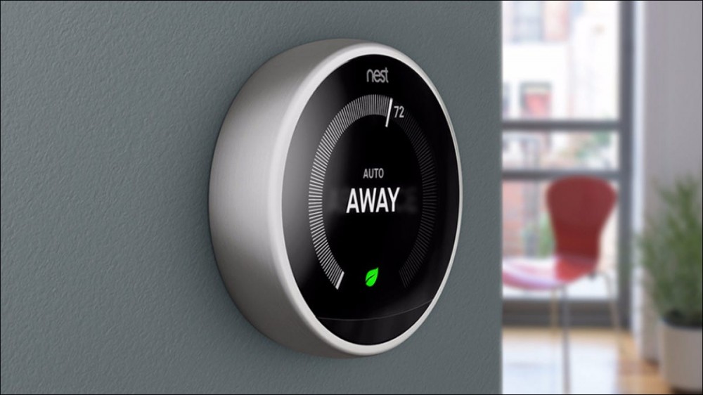 A Nest thermostat in auto-away mode.