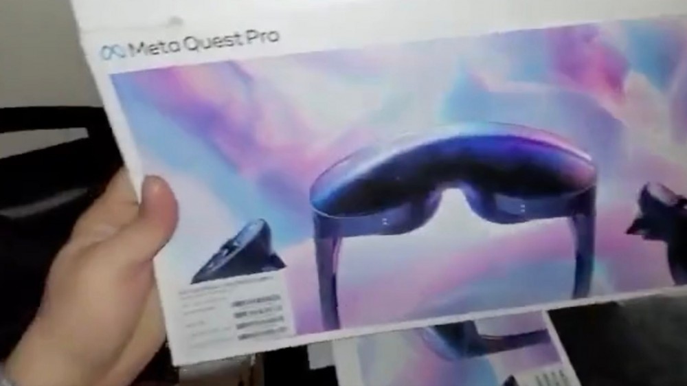 Meta Quest Pro leaked box