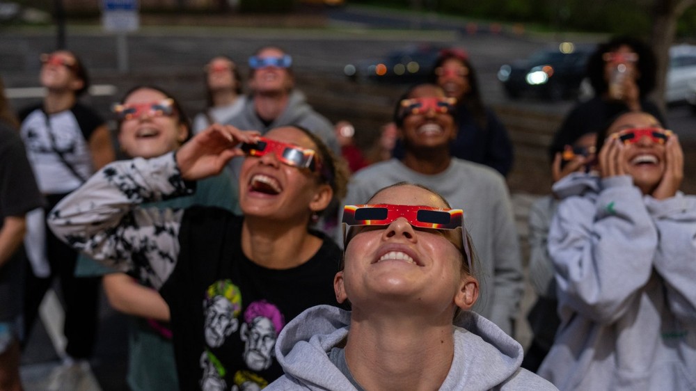 Internet use dipped in the eclipse’s path of totality